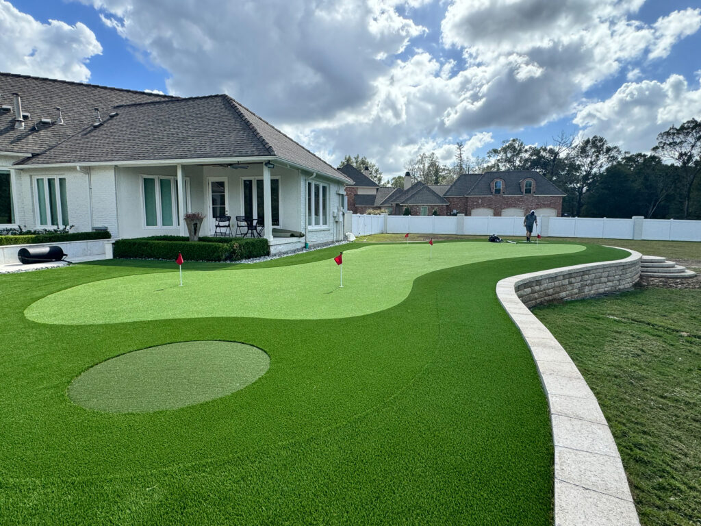 Artificial Turf Backyard Putting Green
